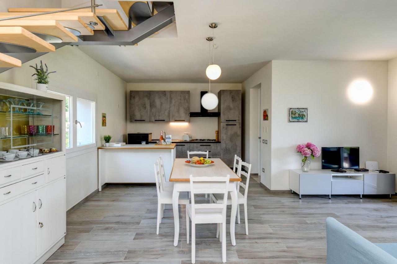 Casa Linda Villa Ronchi  Екстериор снимка